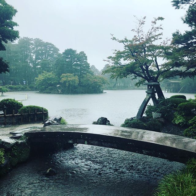 #豪雨で #誰もいない #兼六園